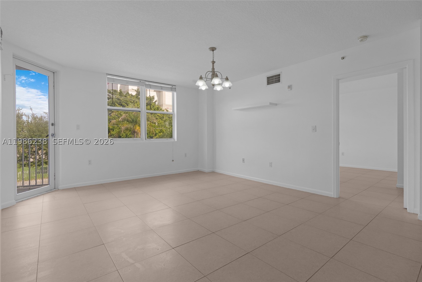 BREEZE CONDO - Residential