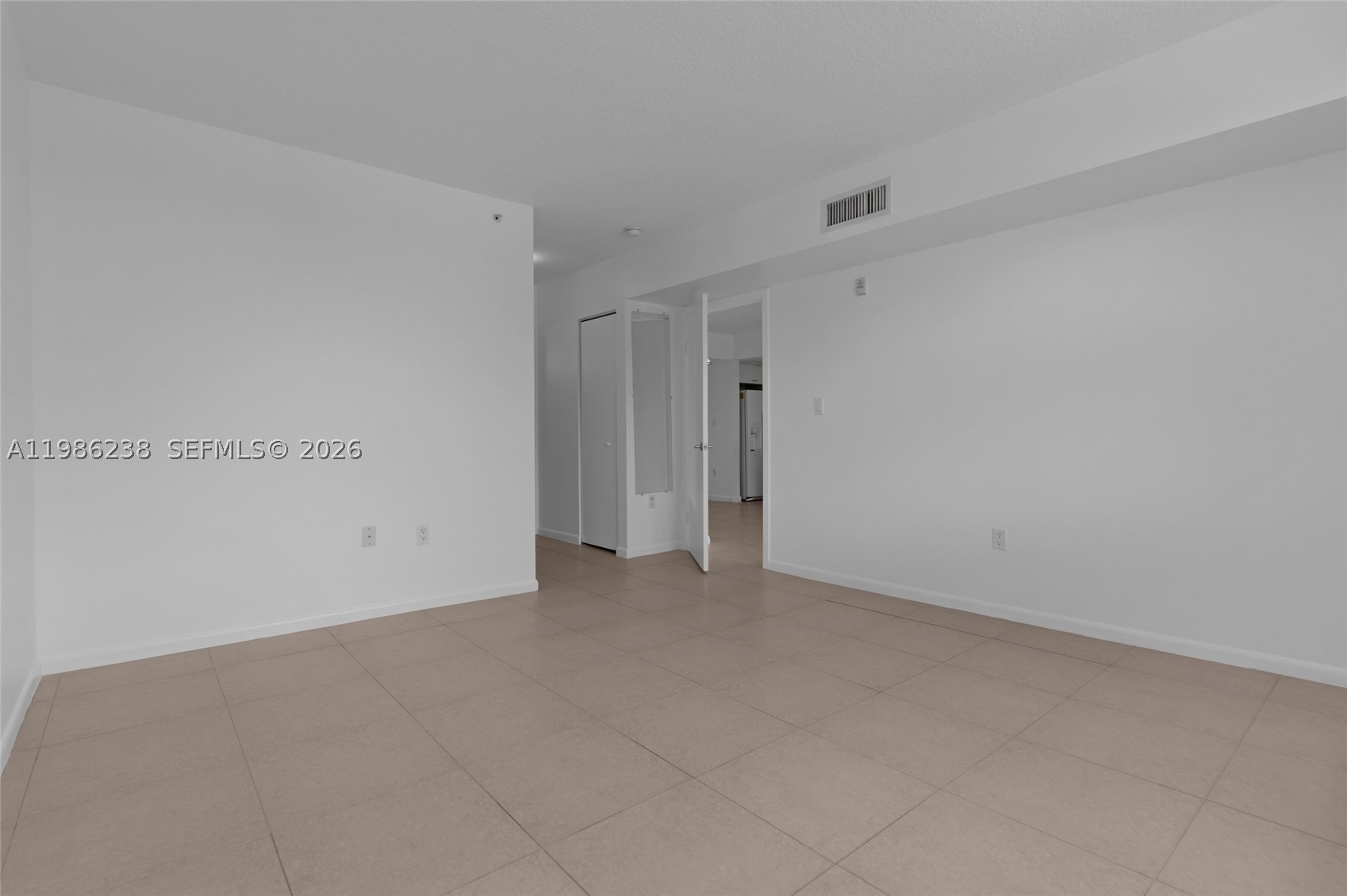 BREEZE CONDO - Residential