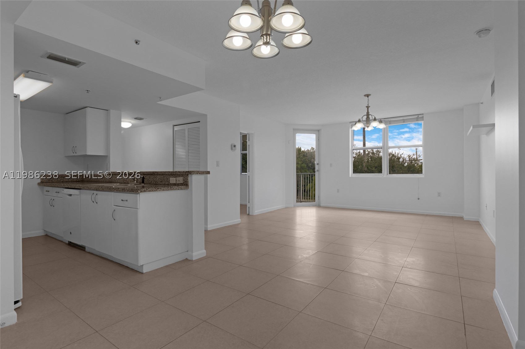BREEZE CONDO - Residential