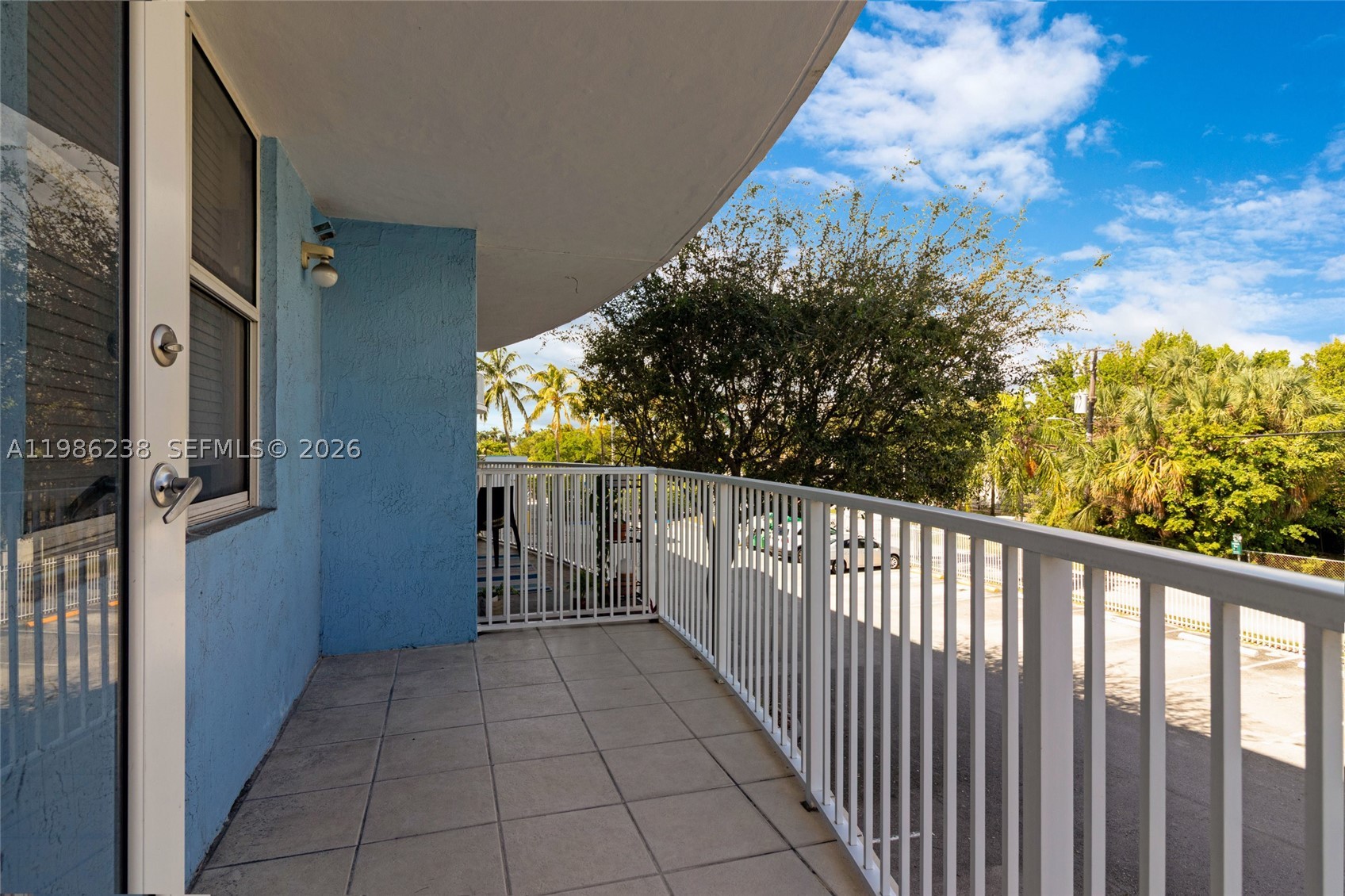 BREEZE CONDO - Residential