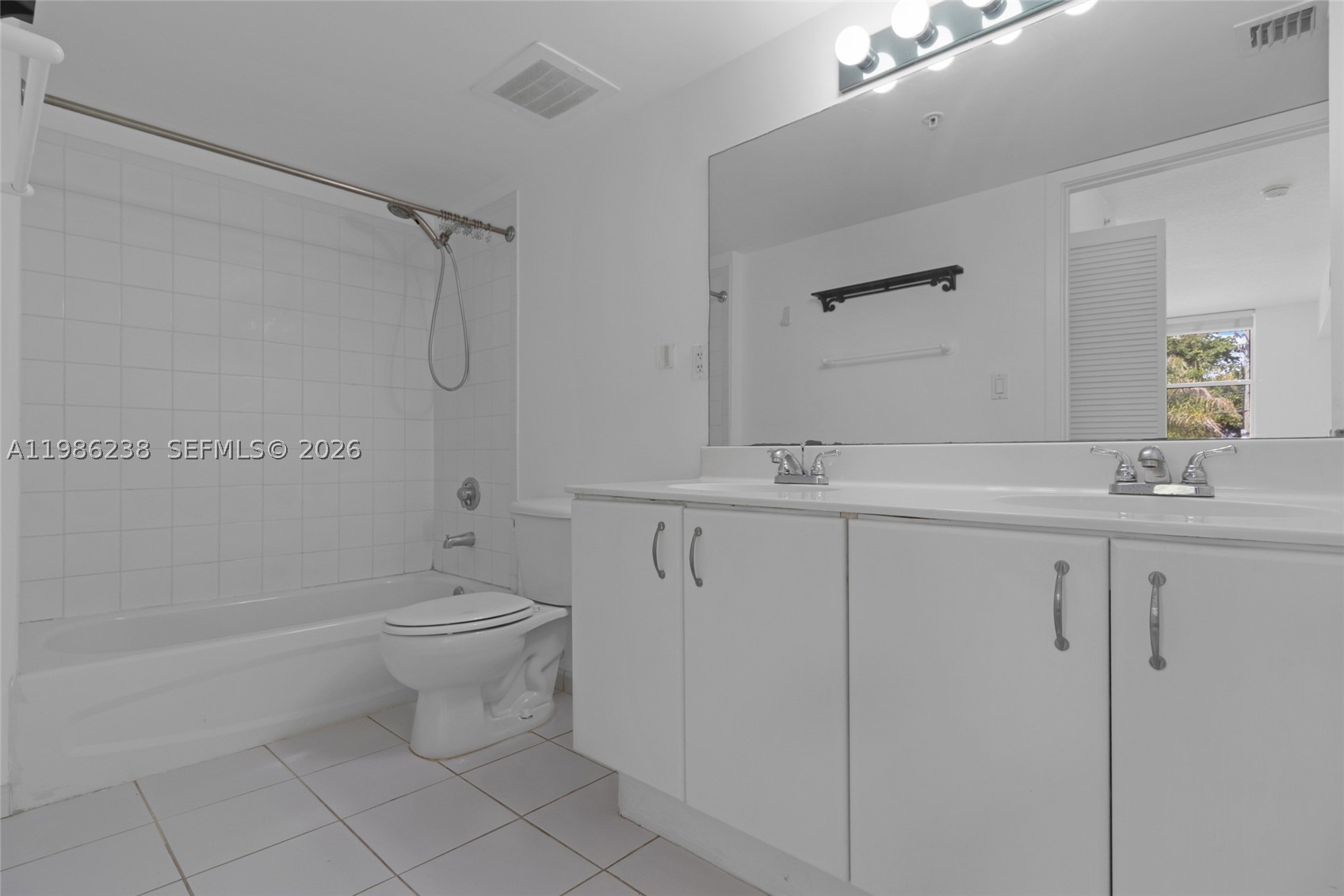 BREEZE CONDO - Residential