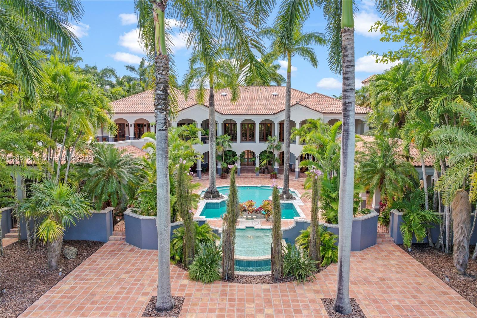 5 UPT0 10 AC RESORT ESTATE - Residential