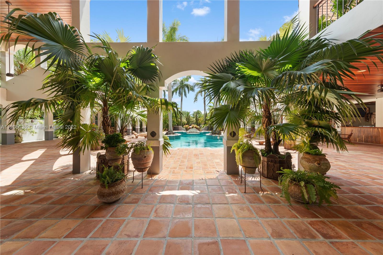 5 UPT0 10 AC RESORT ESTATE - Residential