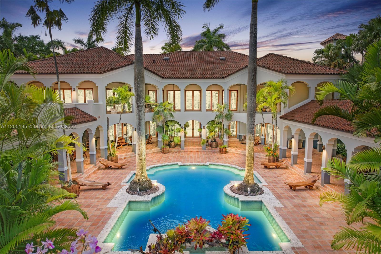 5 UPT0 10 AC RESORT ESTATE - Residential