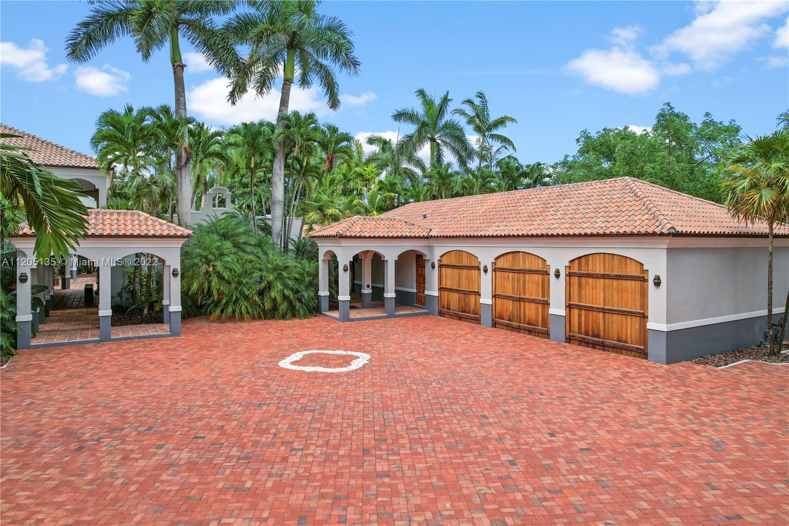 5 UPT0 10 AC RESORT ESTATE - Residential