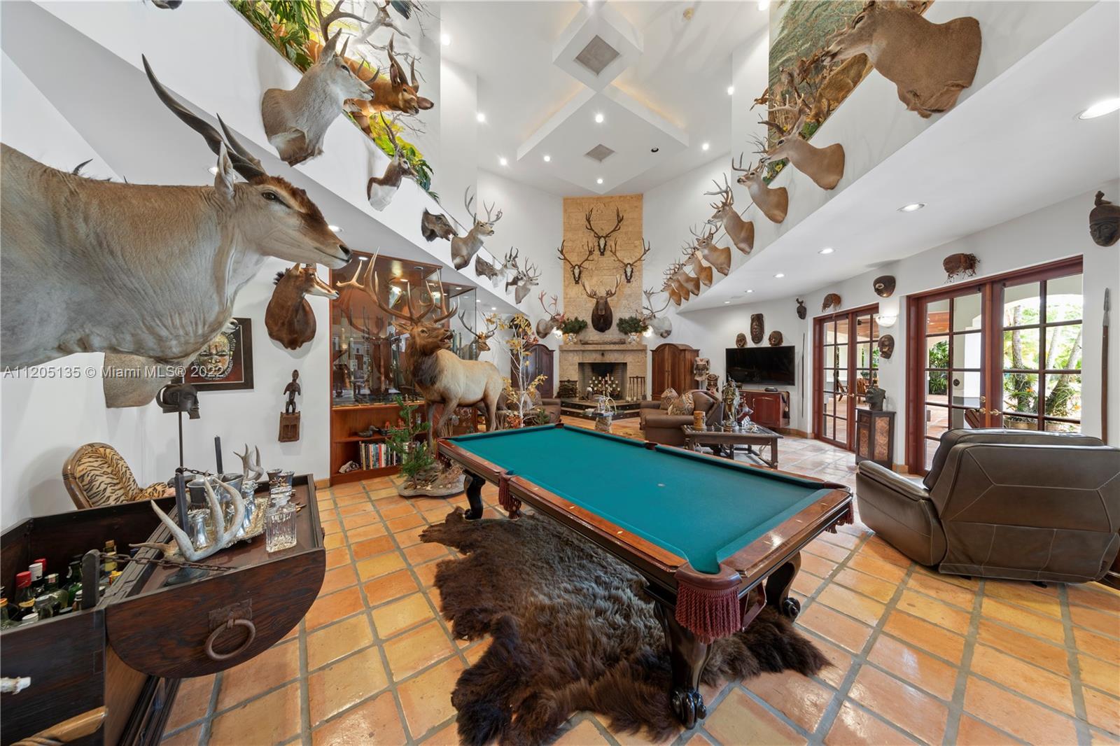 5 UPT0 10 AC RESORT ESTATE - Residential