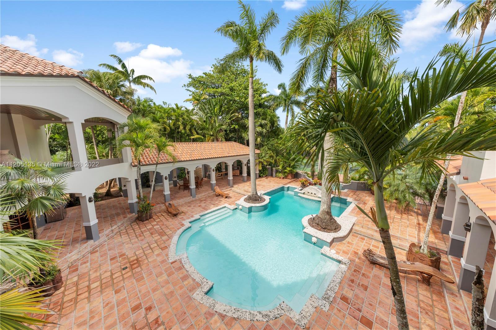 5 UPT0 10 AC RESORT ESTATE - Residential