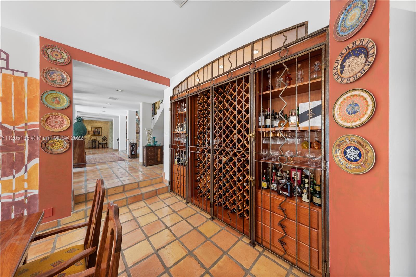 5 UPT0 10 AC RESORT ESTATE - Residential