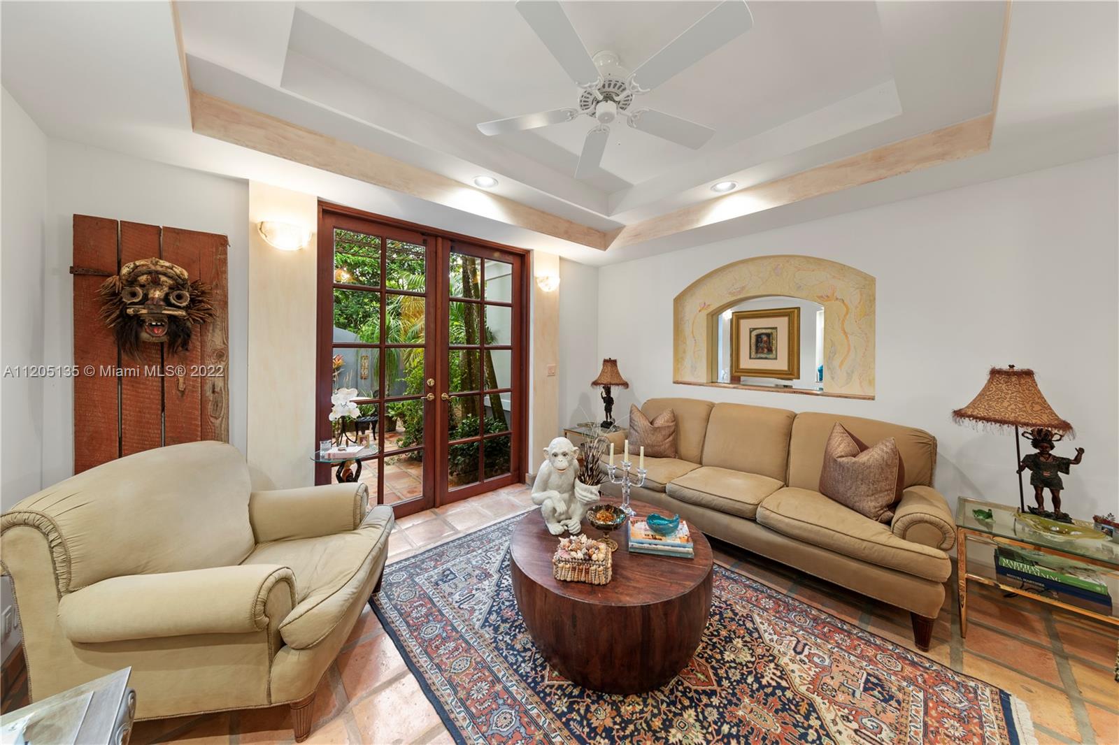 5 UPT0 10 AC RESORT ESTATE - Residential