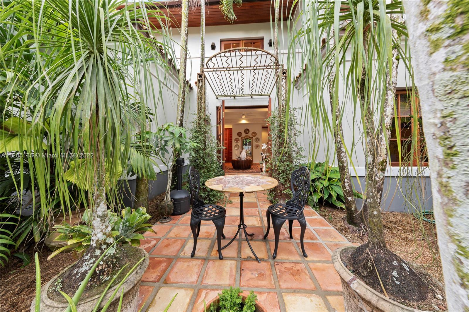 5 UPT0 10 AC RESORT ESTATE - Residential