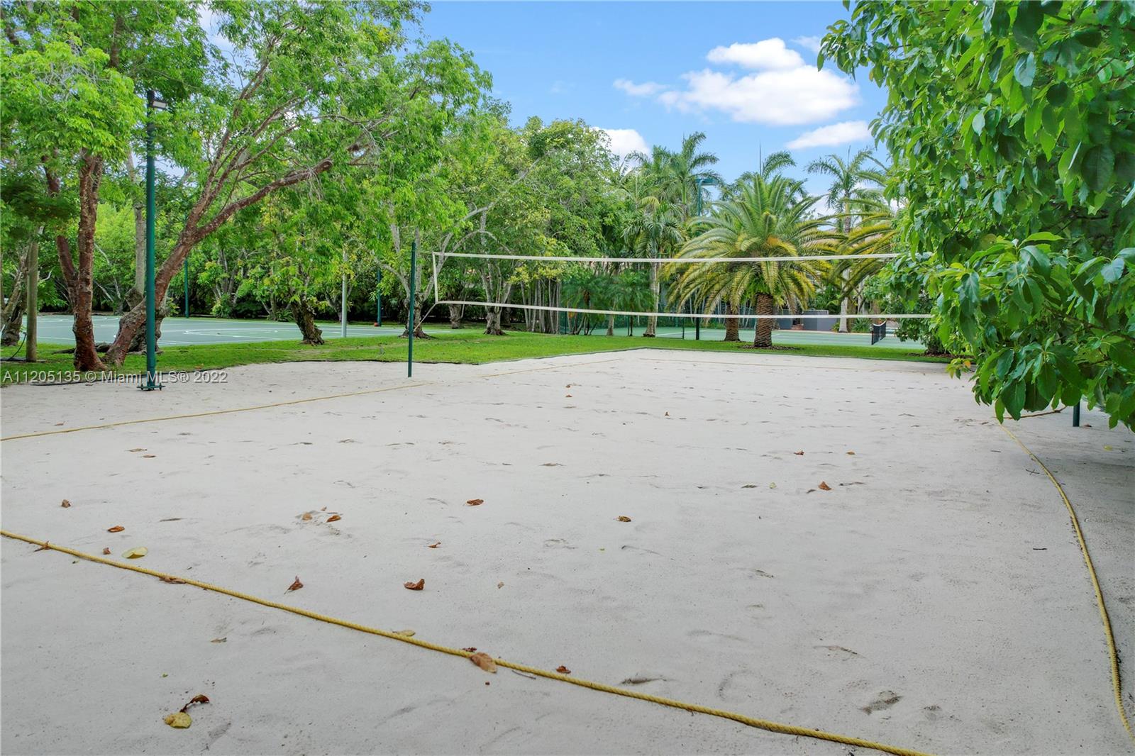 5 UPT0 10 AC RESORT ESTATE - Residential
