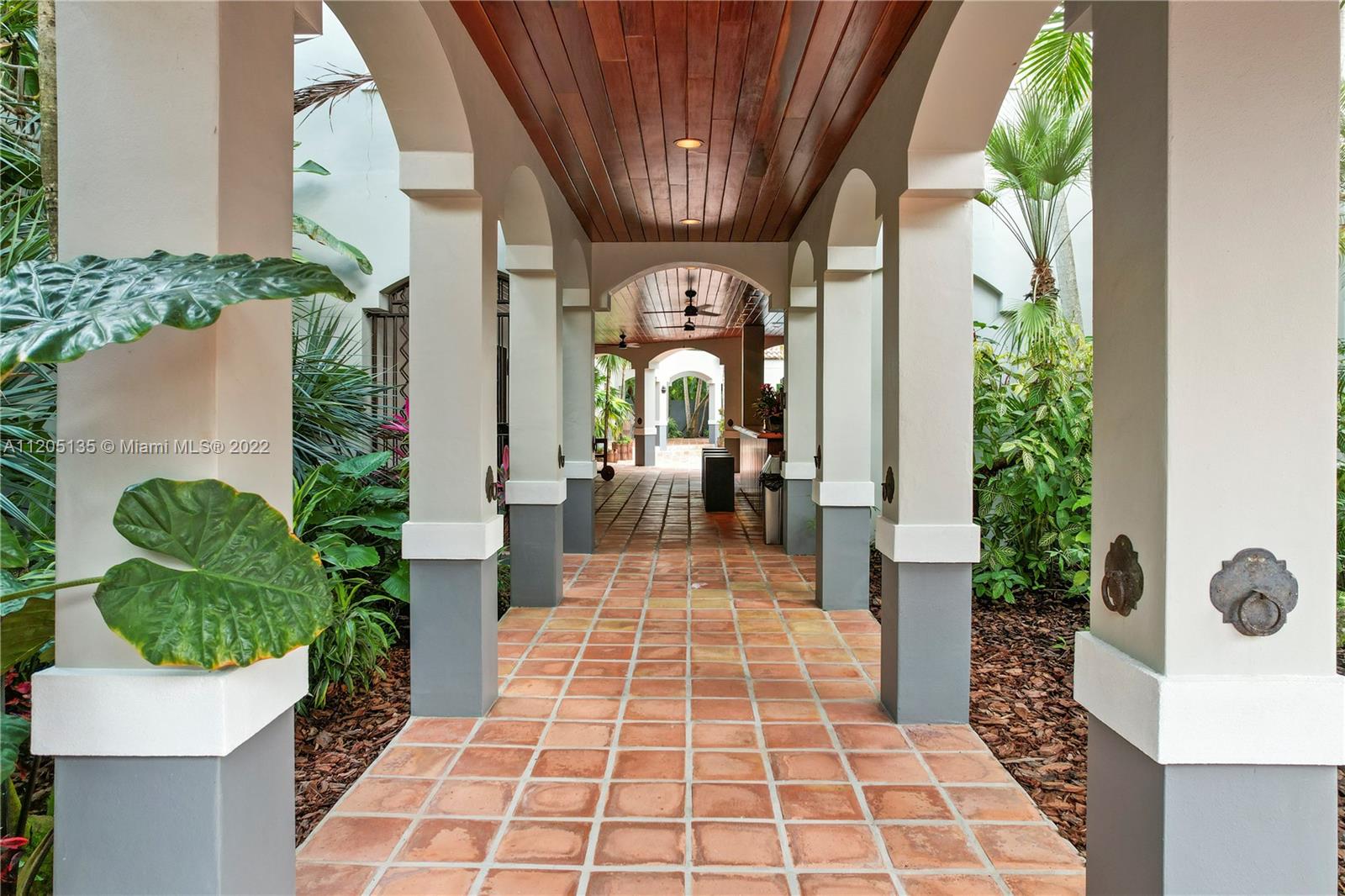 5 UPT0 10 AC RESORT ESTATE - Residential