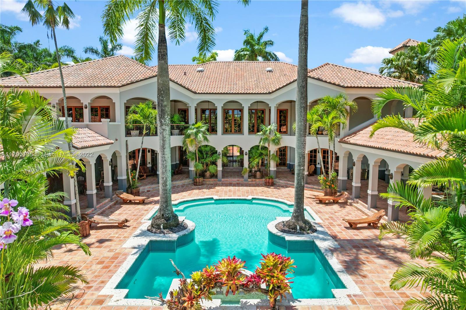 5 UPT0 10 AC RESORT ESTATE - Residential