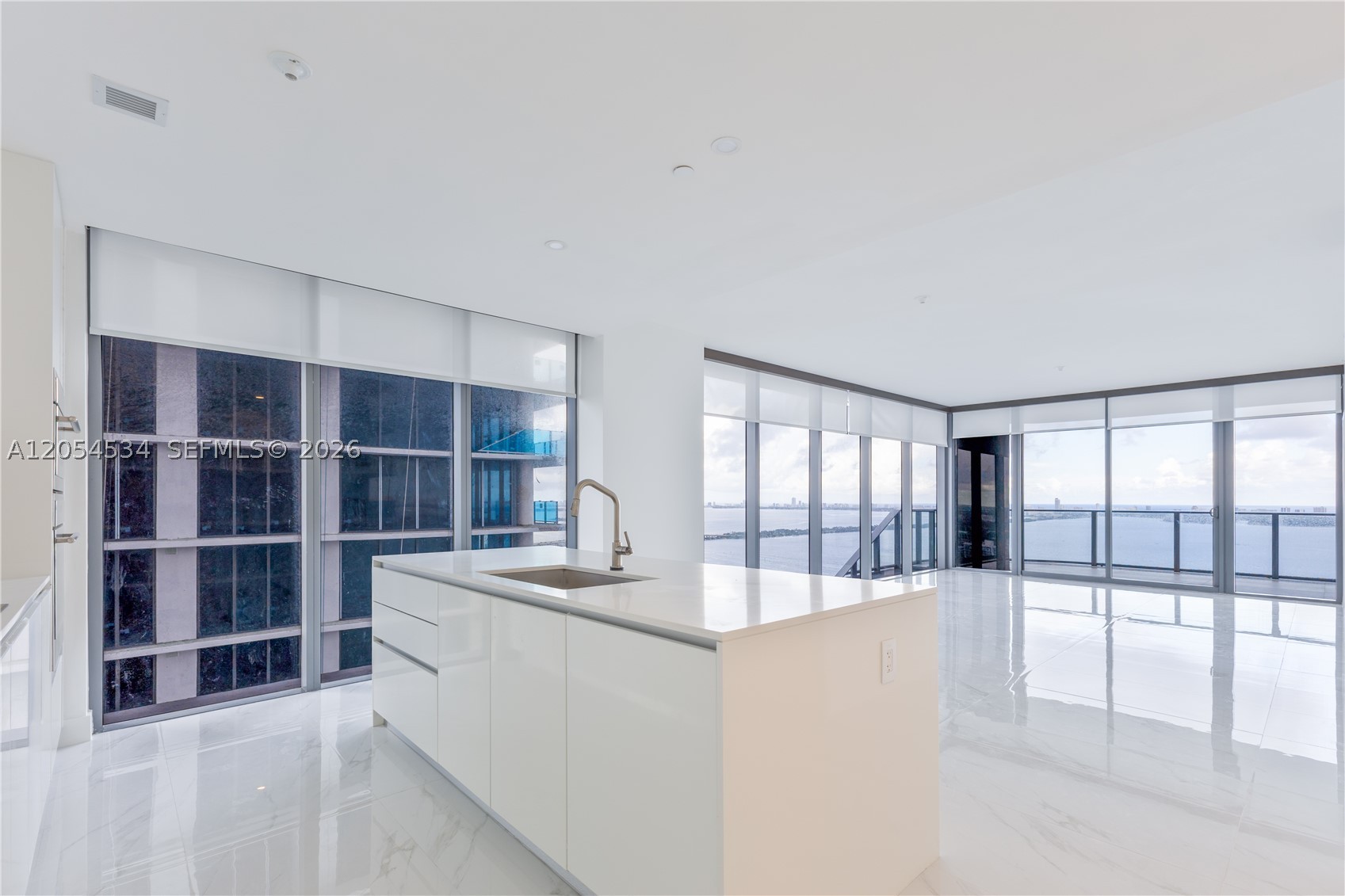 ARIA RESERVE SOUTH TOWER - Residential Lease