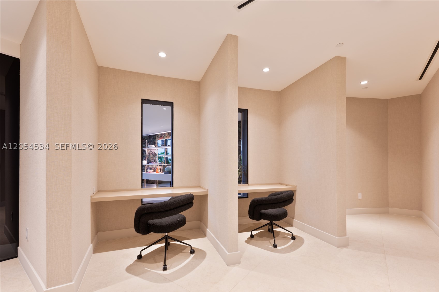 ARIA RESERVE SOUTH TOWER - Residential Lease
