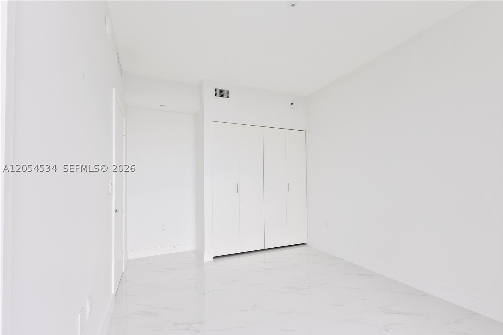 ARIA RESERVE SOUTH TOWER - Residential Lease