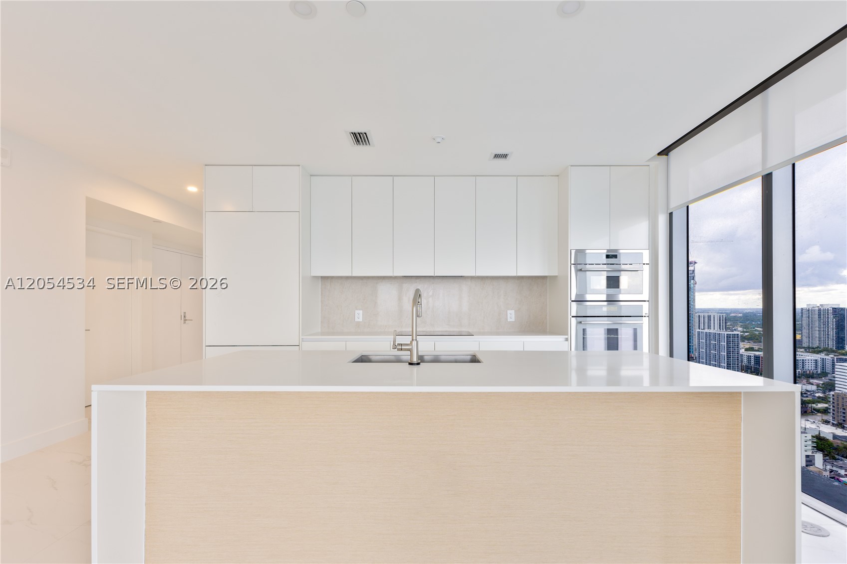 ARIA RESERVE SOUTH TOWER - Residential Lease