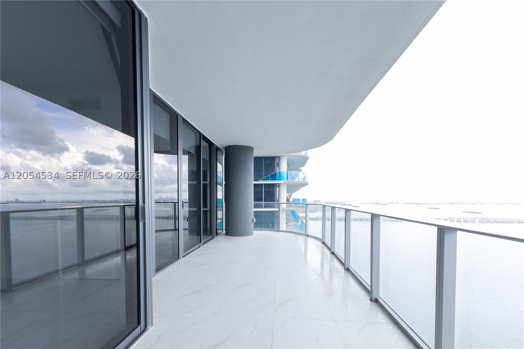 ARIA RESERVE SOUTH TOWER - Residential Lease