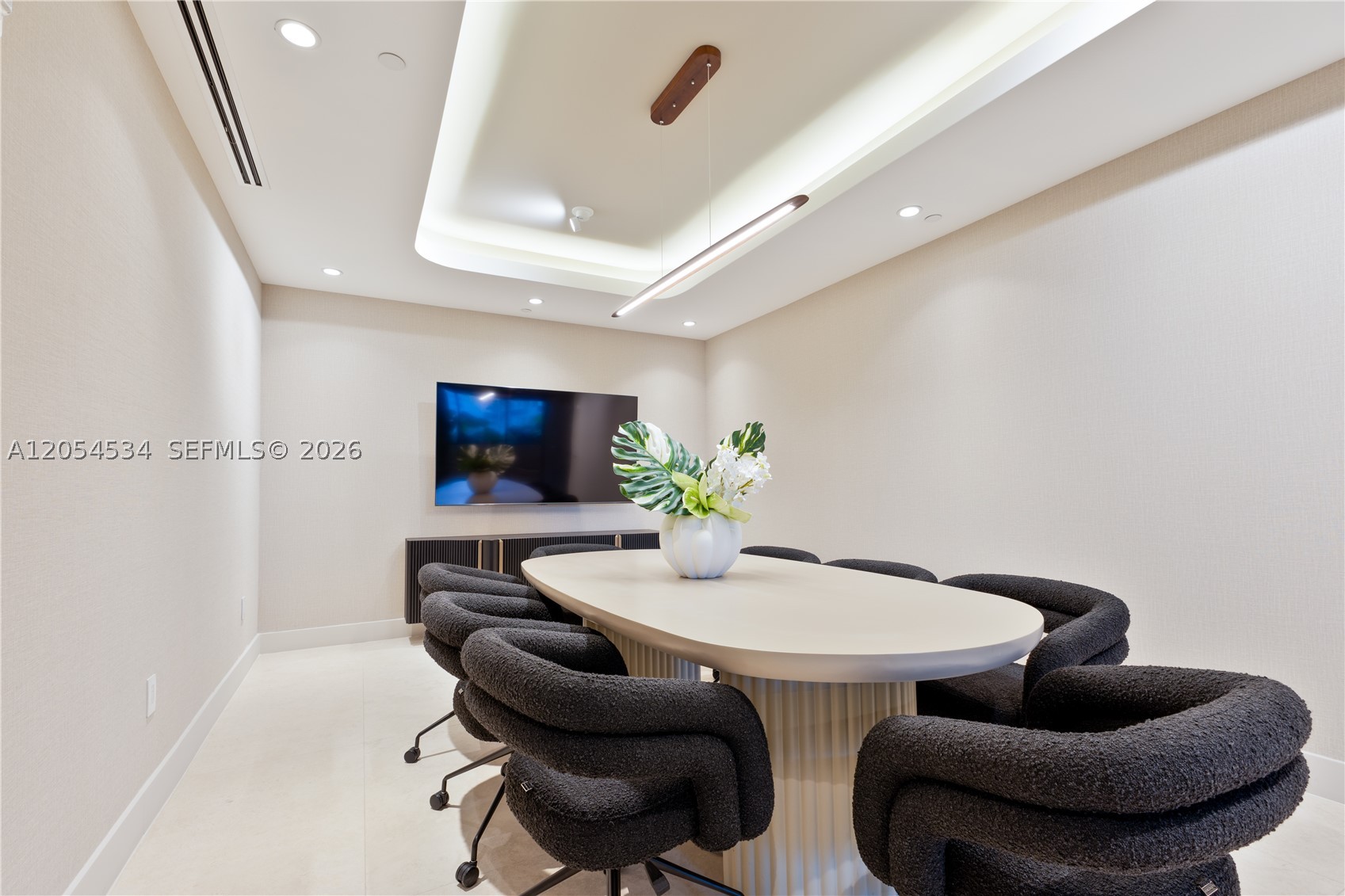 ARIA RESERVE SOUTH TOWER - Residential Lease