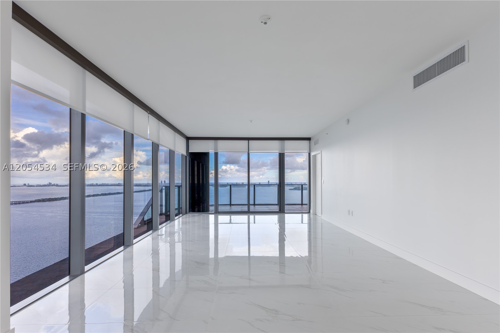 ARIA RESERVE SOUTH TOWER - Residential Lease