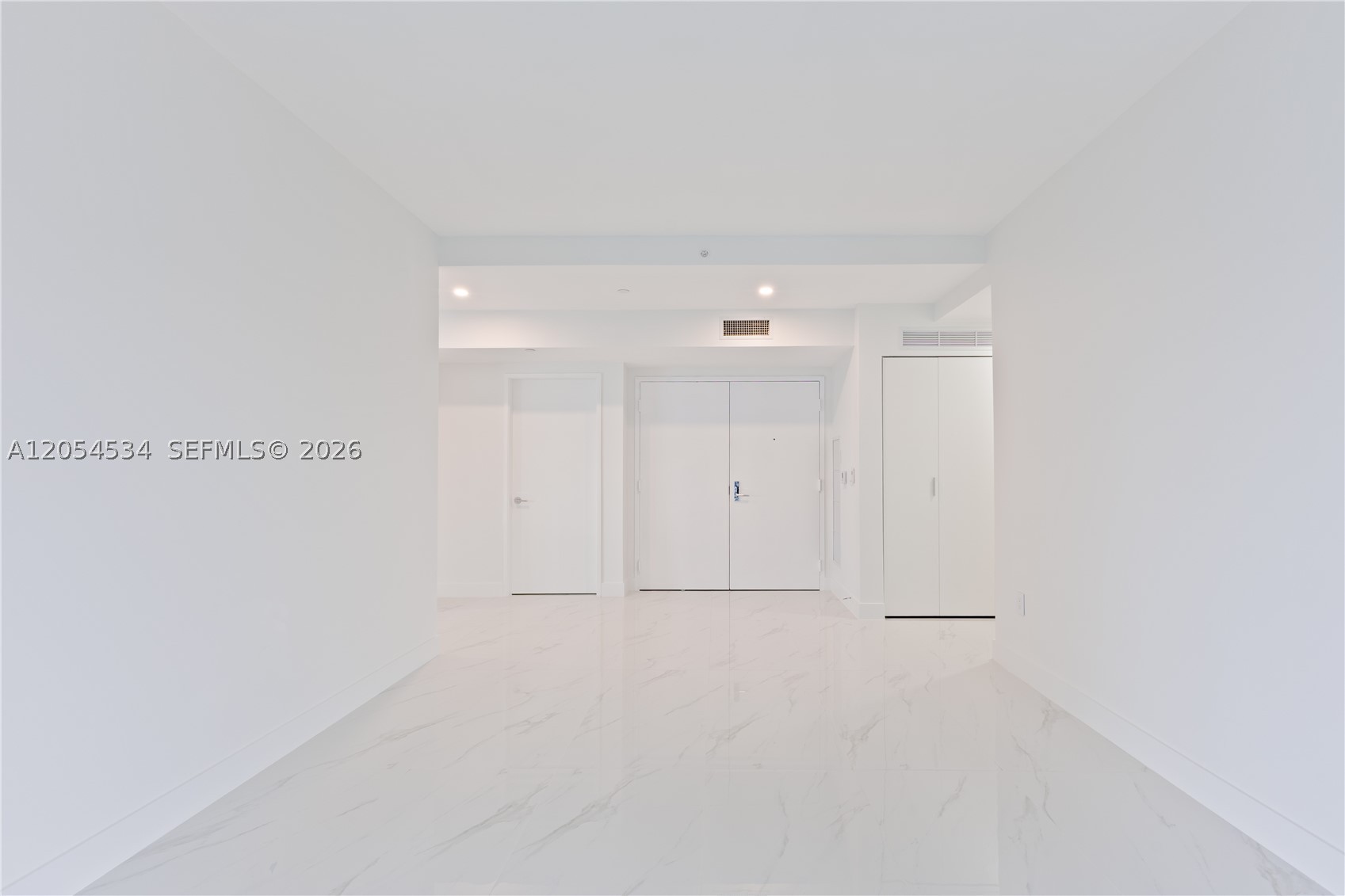 ARIA RESERVE SOUTH TOWER - Residential Lease