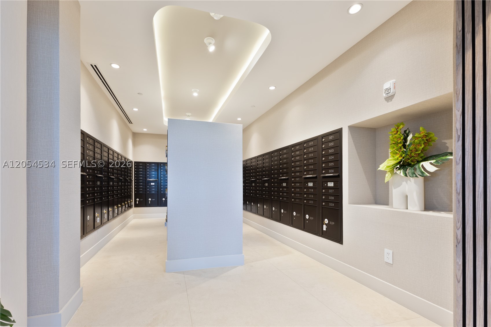 ARIA RESERVE SOUTH TOWER - Residential Lease