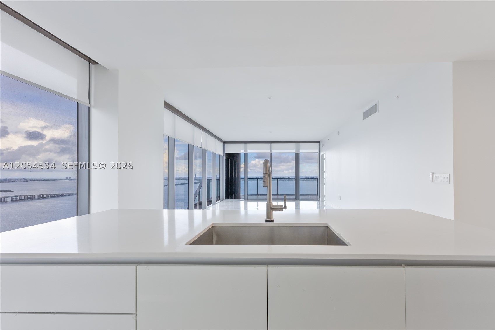 ARIA RESERVE SOUTH TOWER - Residential Lease