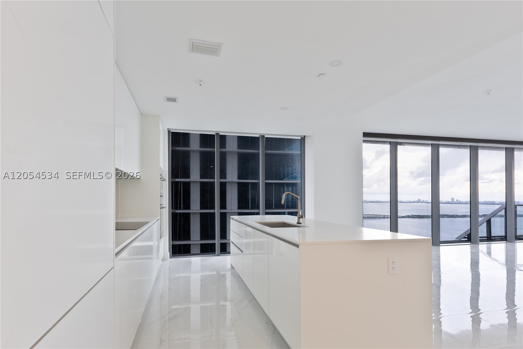 ARIA RESERVE SOUTH TOWER - Residential Lease