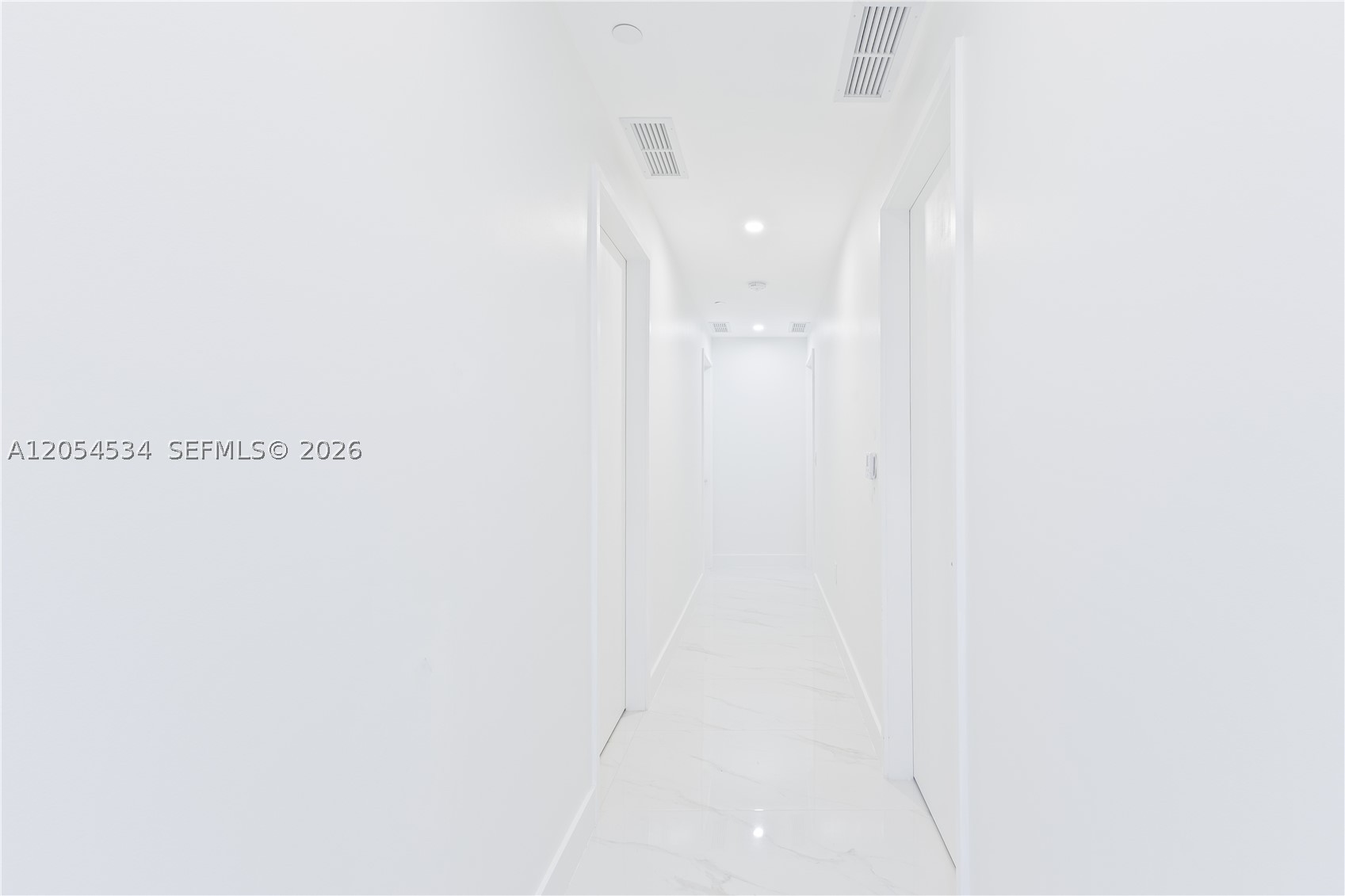 ARIA RESERVE SOUTH TOWER - Residential Lease
