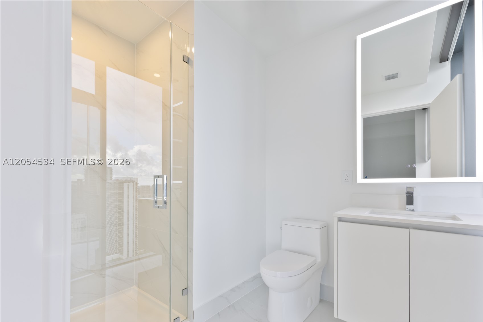 ARIA RESERVE SOUTH TOWER - Residential Lease