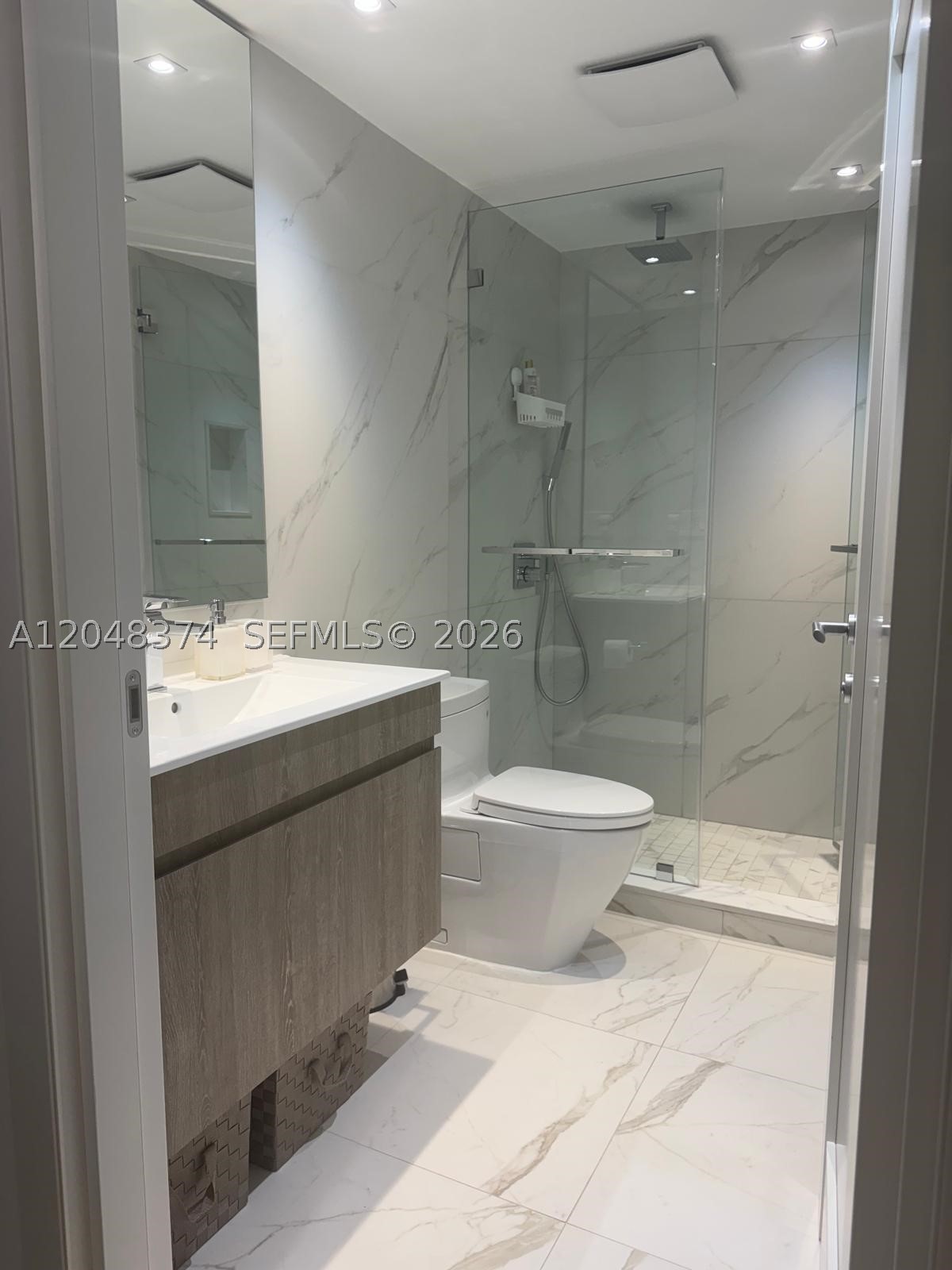 HARBOUR HOUSE - Residential Lease