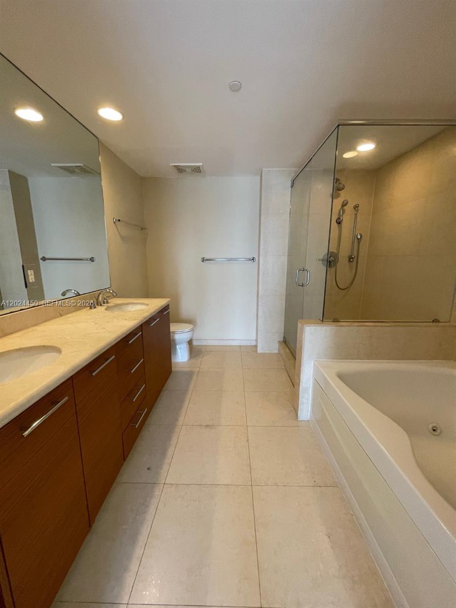 50 BISCAYNE CONDO - Residential
