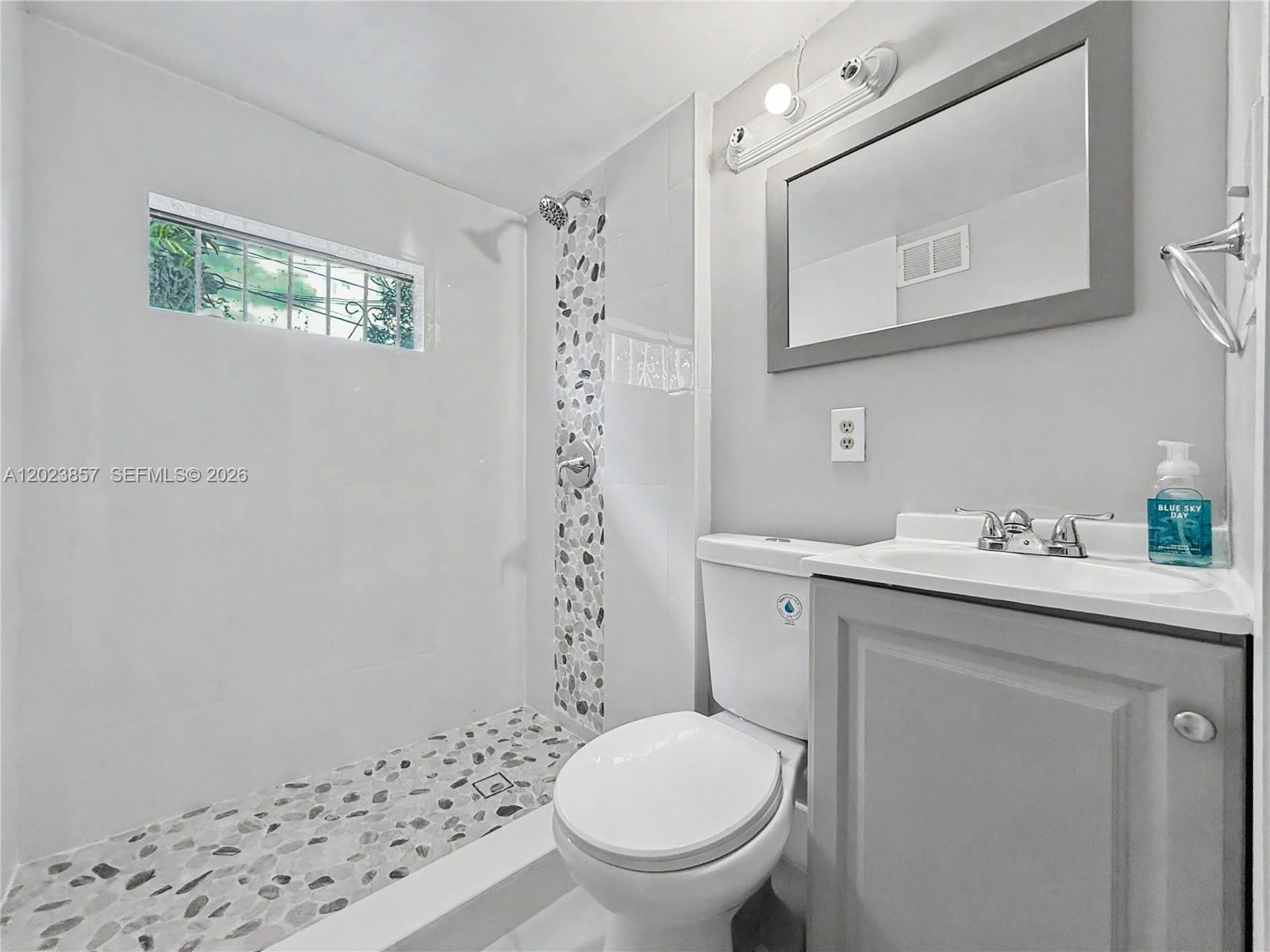 WINDWARD ESTATES SEC 1 - Residential