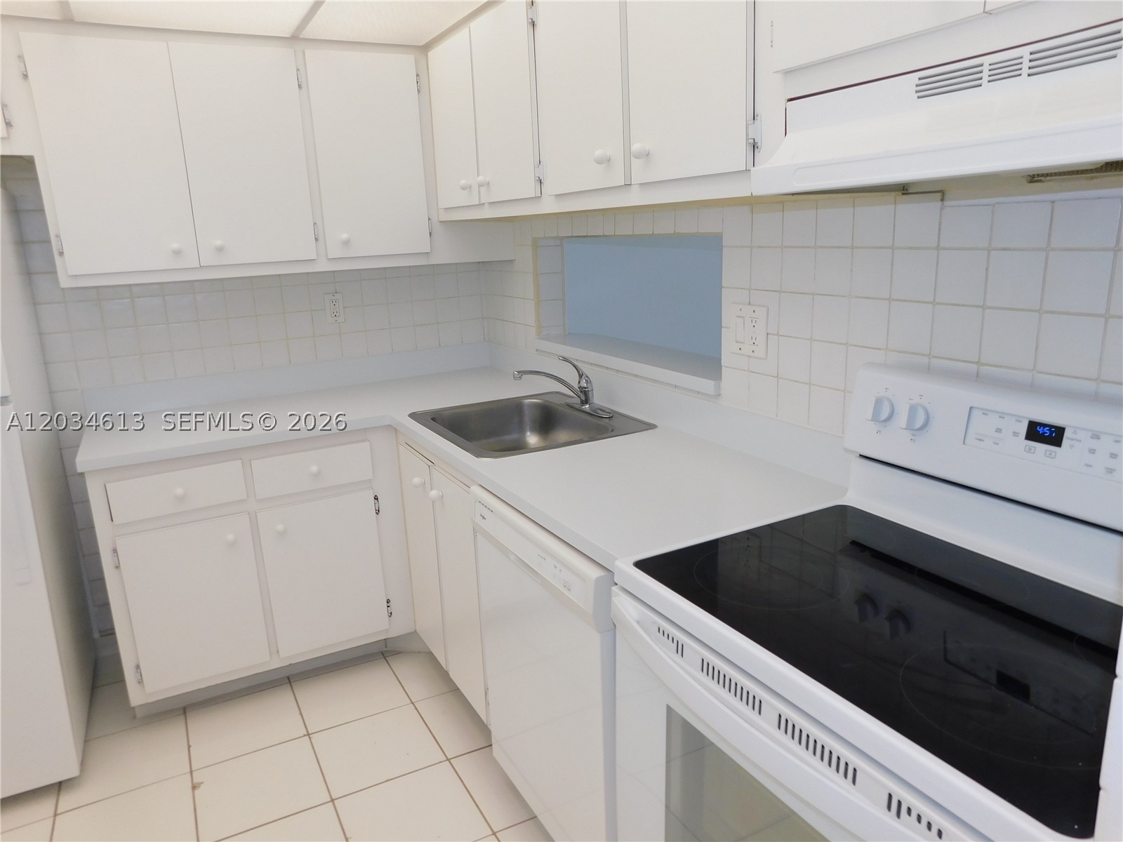 THE HORIZONS CONDO #2 - Residential Lease