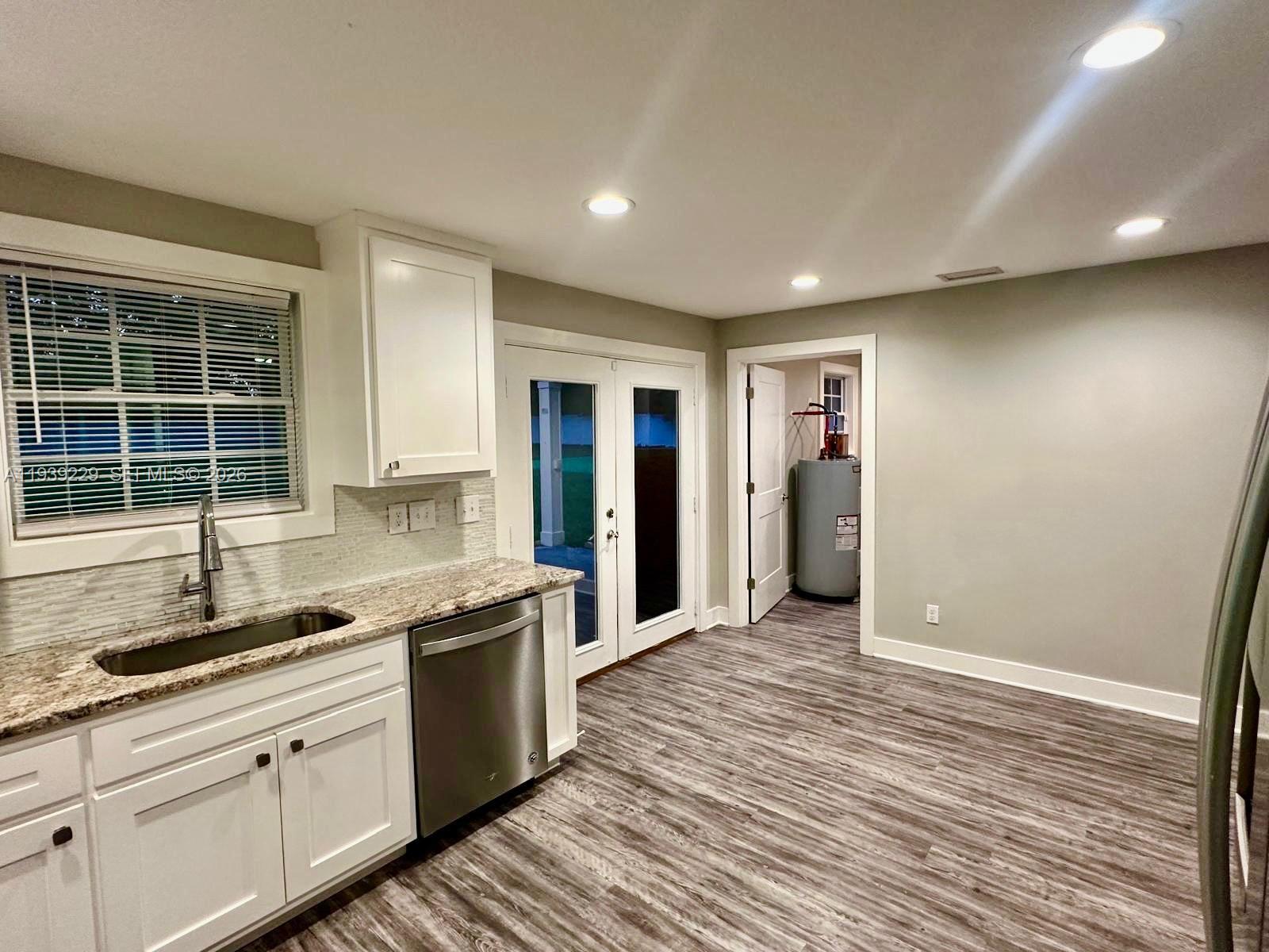 CENTURY ESTATES - Residential Lease