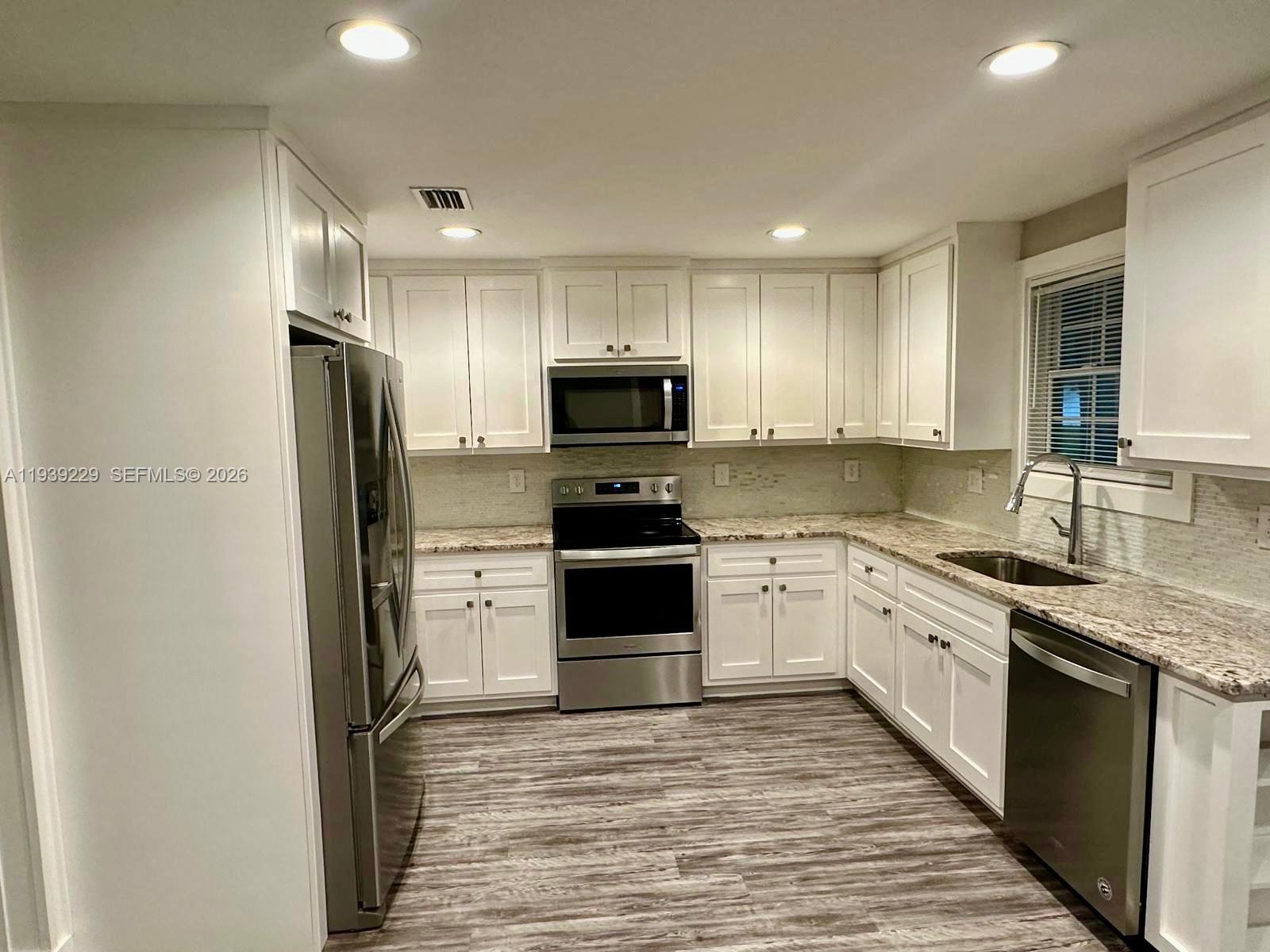 CENTURY ESTATES - Residential Lease