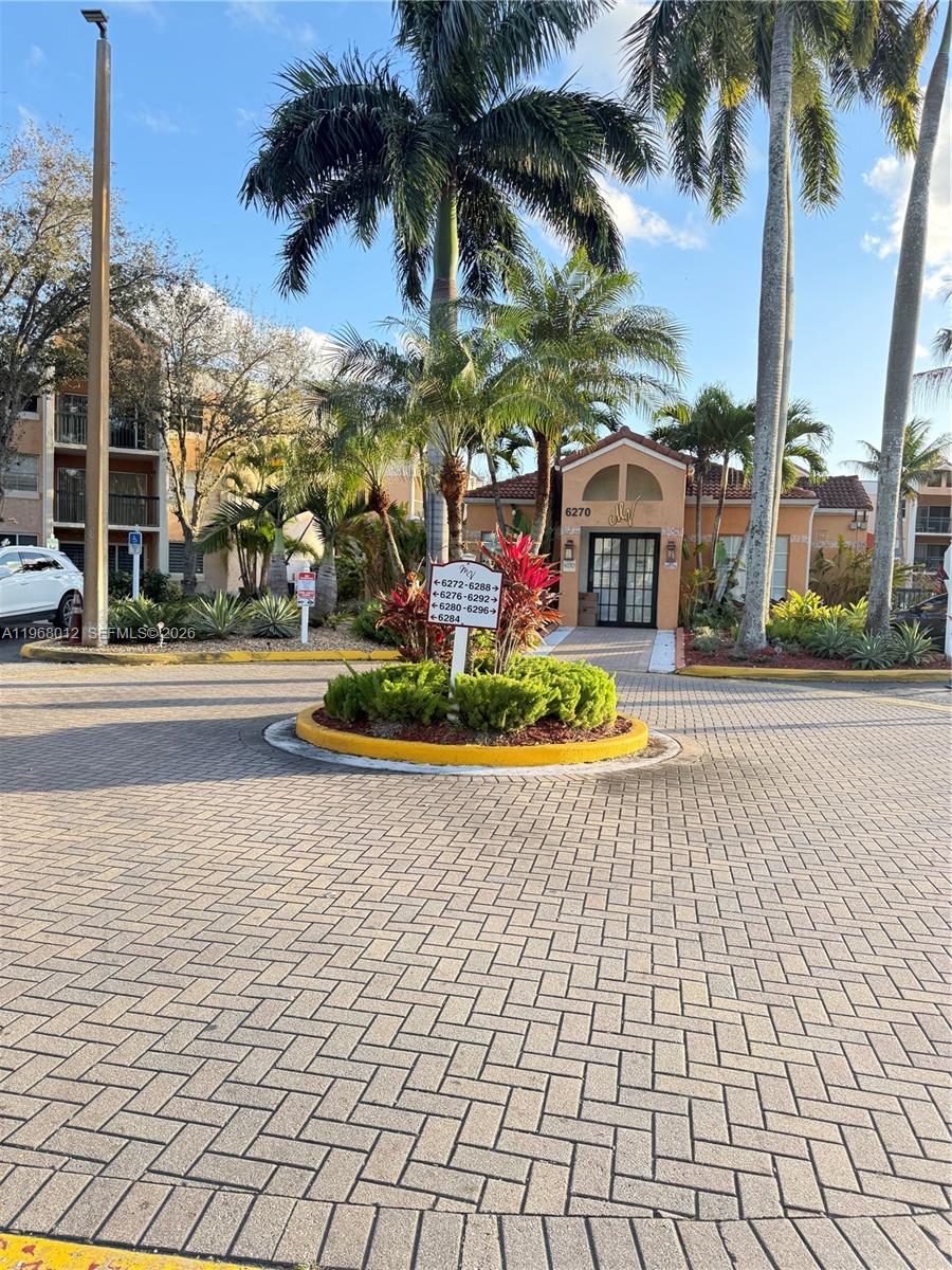 MEDITERRANEAN VILLAS COND - Residential
