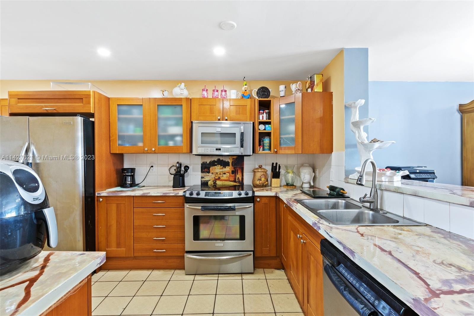 AZURE LAKE CONDO - Residential