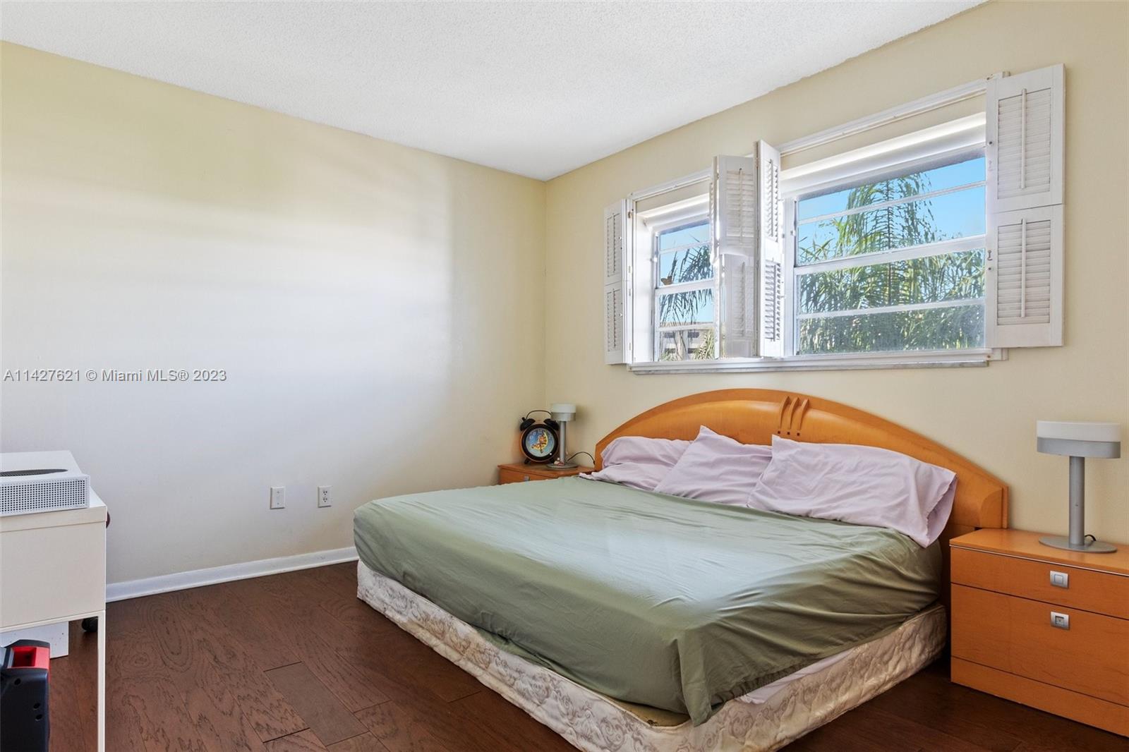 AZURE LAKE CONDO - Residential