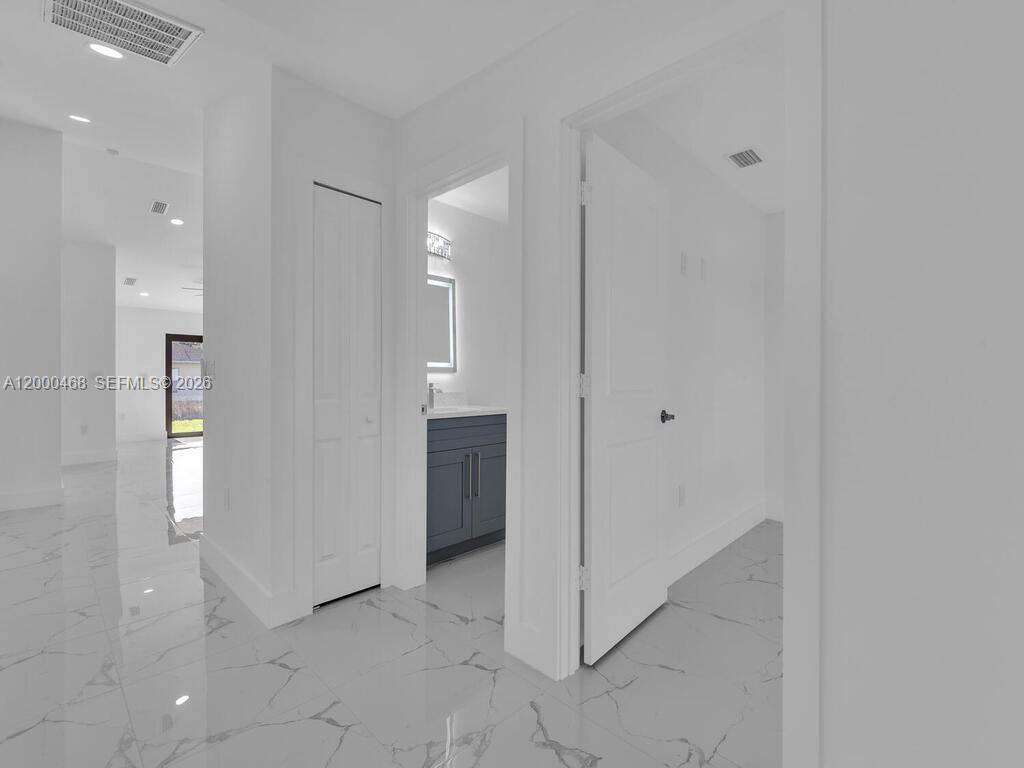 LEHIGH ESTATES - Residential Income