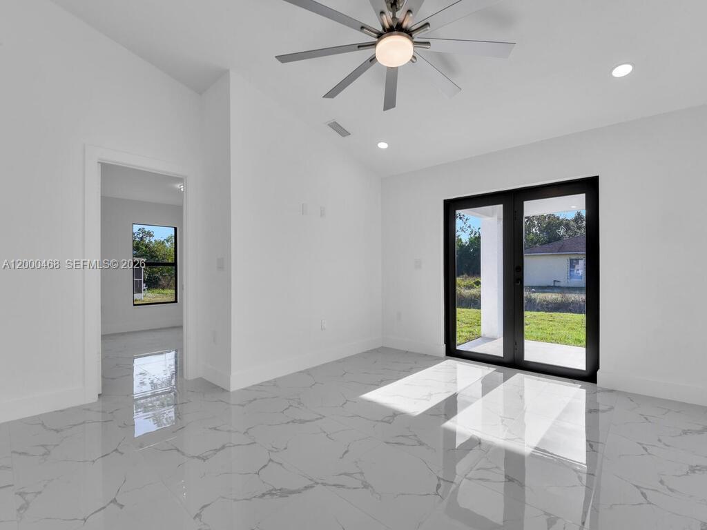 LEHIGH ESTATES - Residential Income