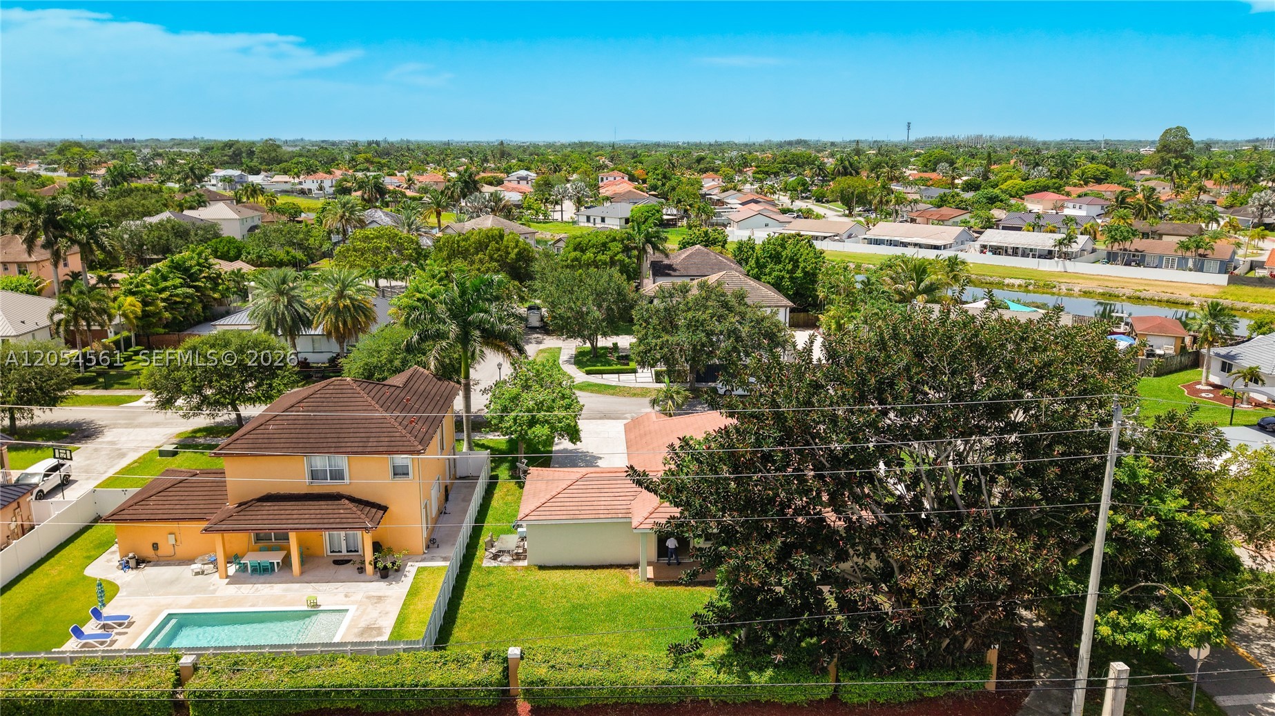 COUNTRYSIDE - Residential
