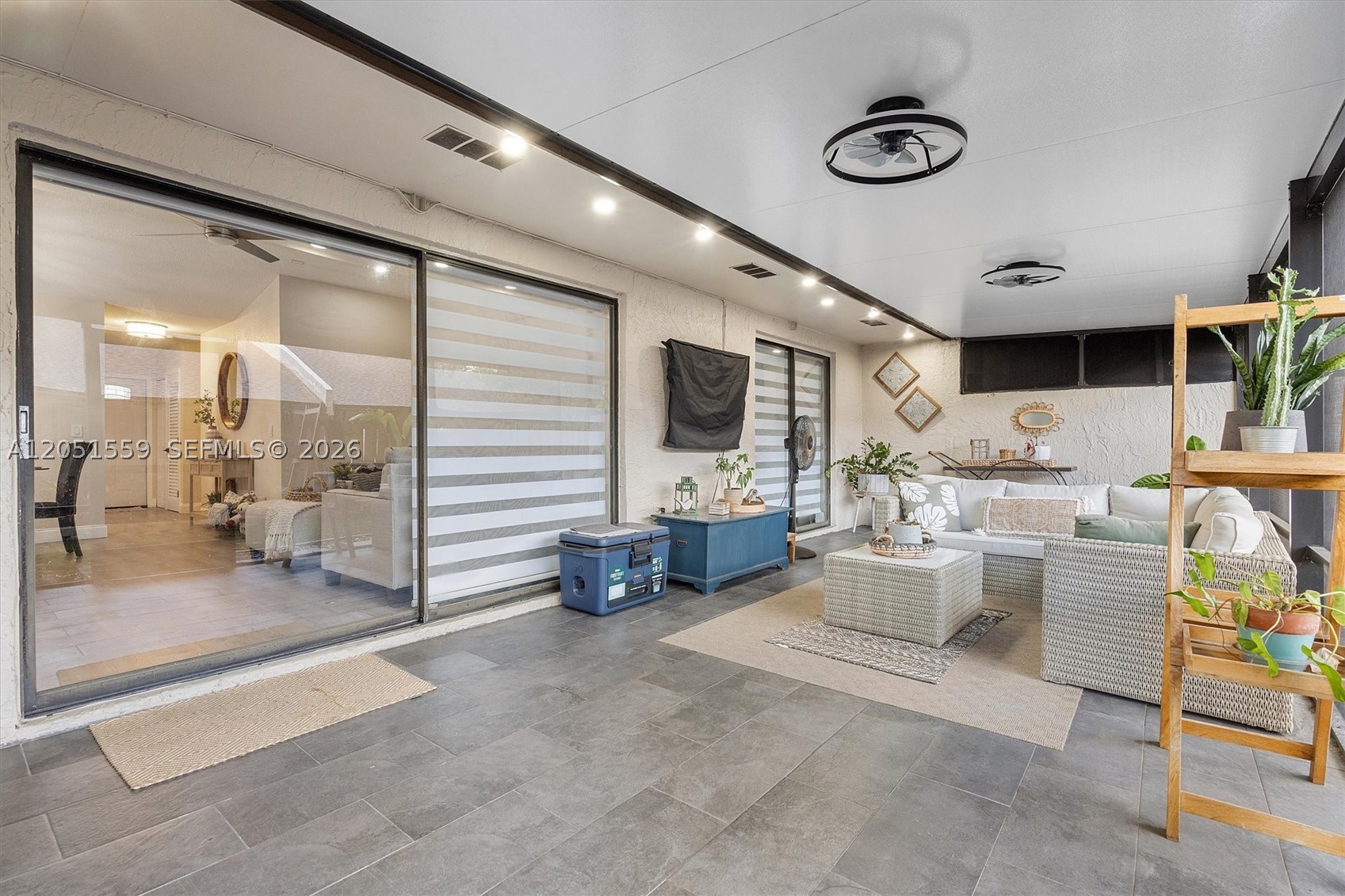 EVERGLADES SUGAR & LAND C - Residential Lease