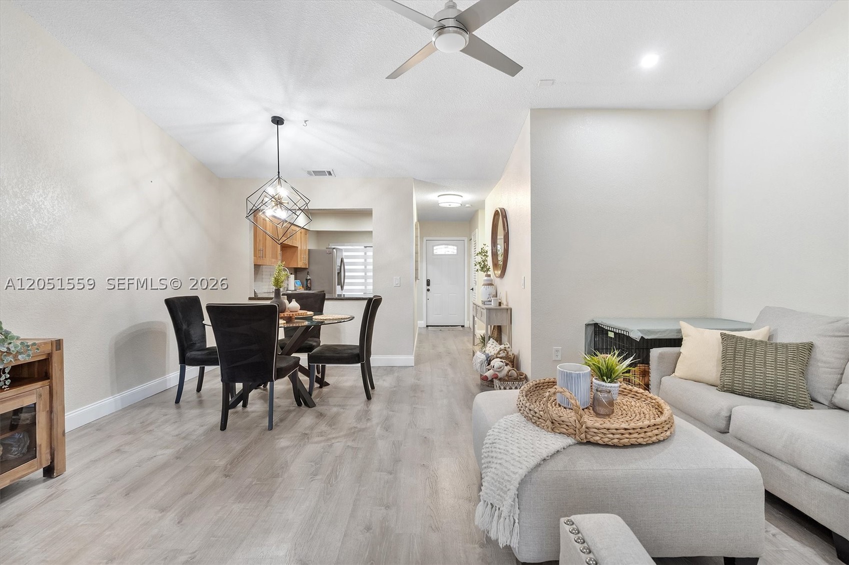 EVERGLADES SUGAR & LAND C - Residential Lease