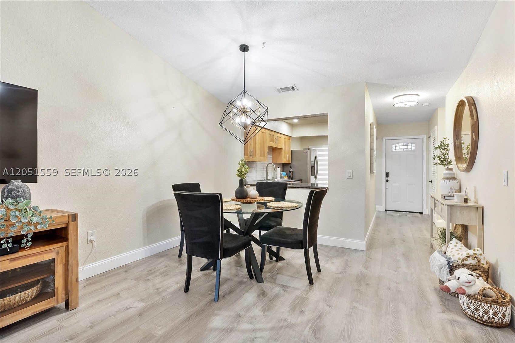 EVERGLADES SUGAR & LAND C - Residential Lease