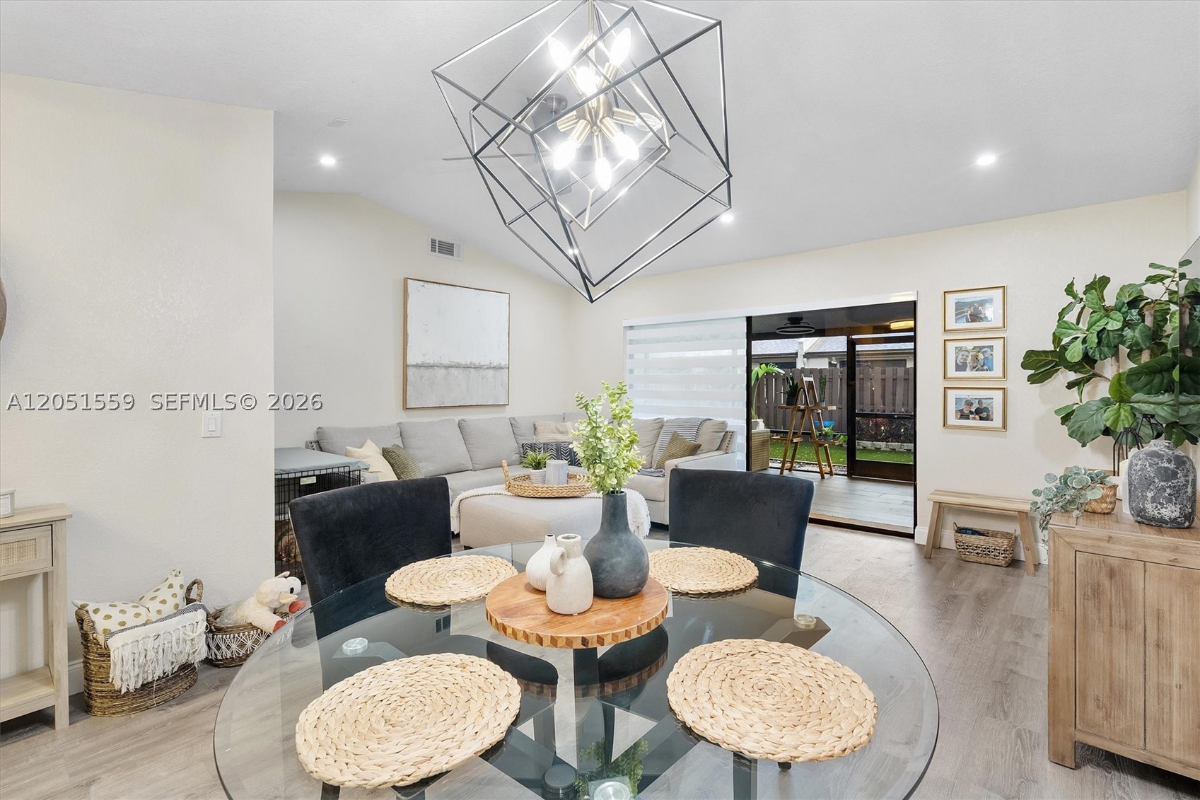 EVERGLADES SUGAR & LAND C - Residential Lease