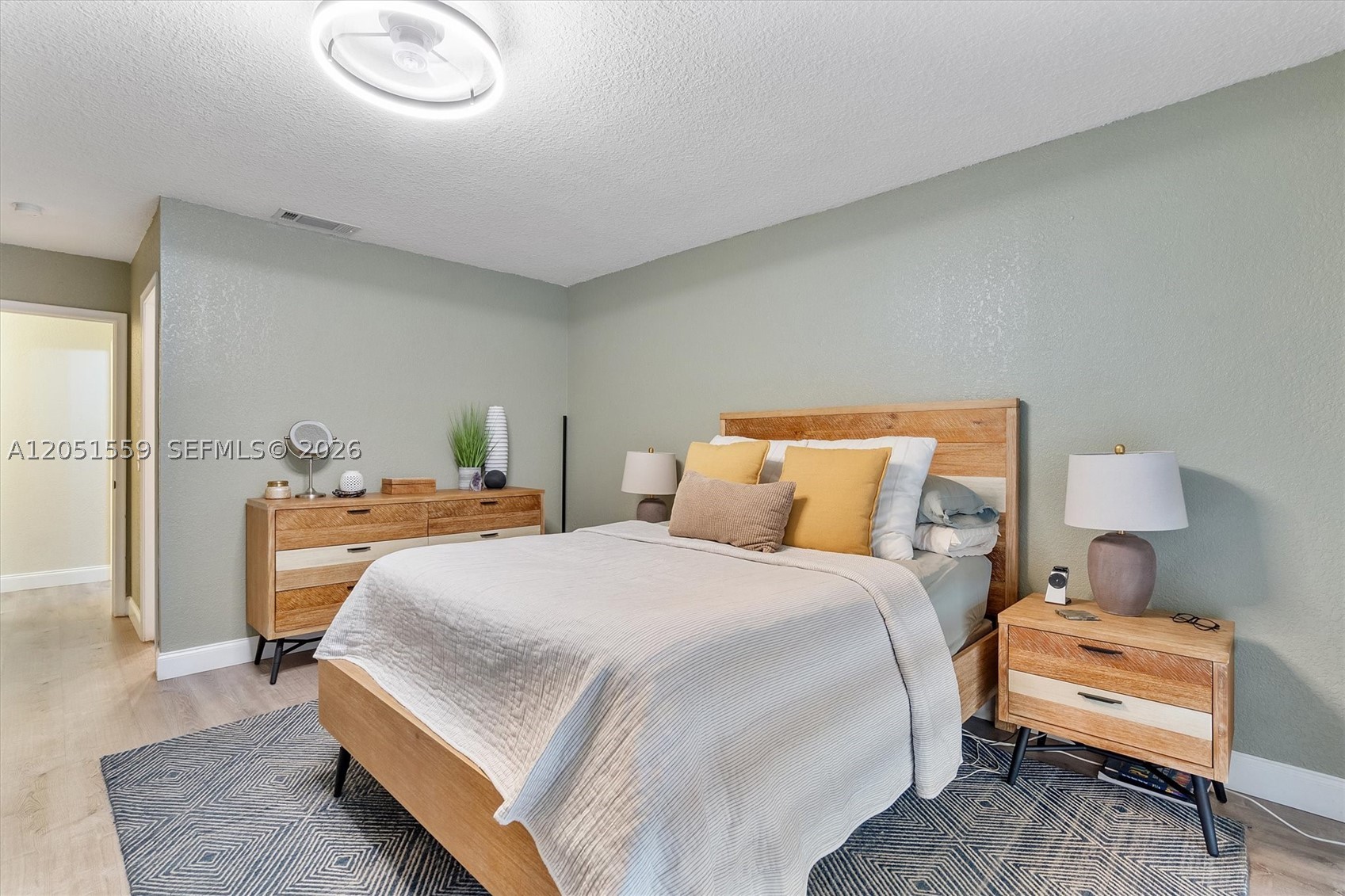 EVERGLADES SUGAR & LAND C - Residential Lease