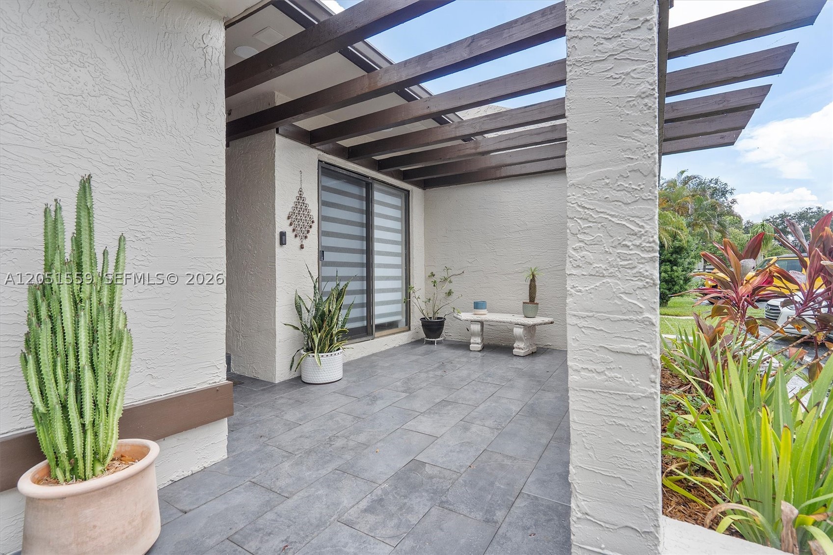 EVERGLADES SUGAR & LAND C - Residential Lease