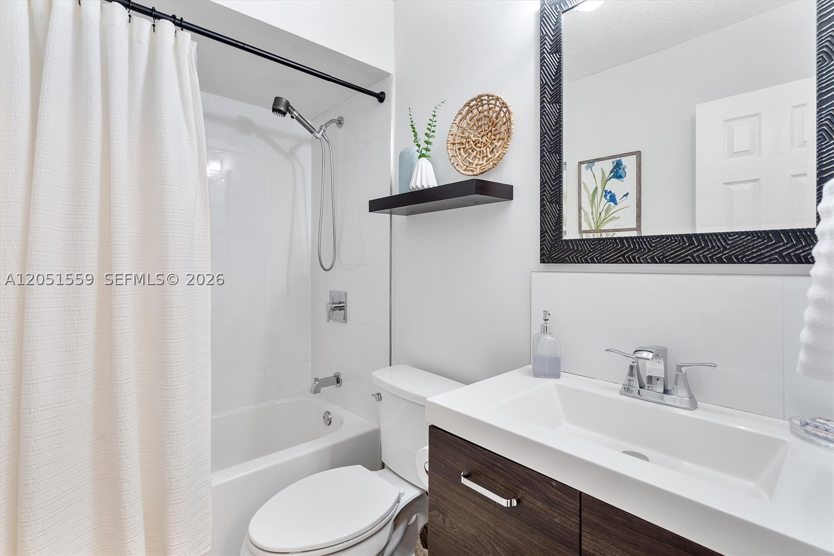 EVERGLADES SUGAR & LAND C - Residential Lease