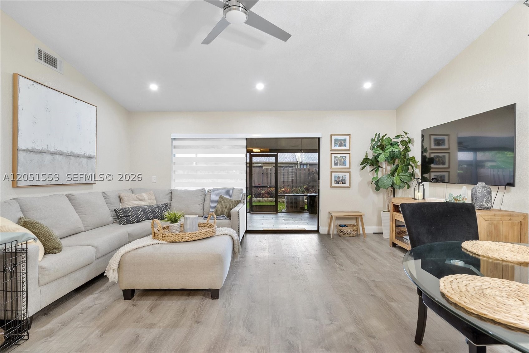 EVERGLADES SUGAR & LAND C - Residential Lease